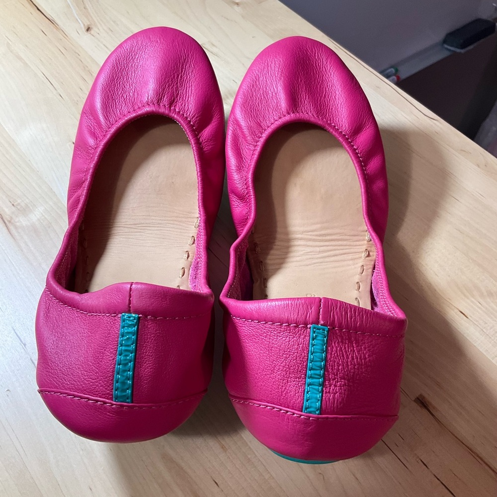 Tieks Fuchsia size 9